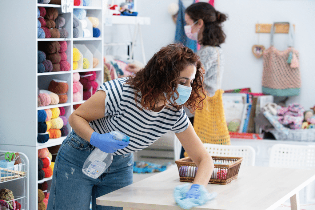 pulizia vetrine negozi